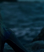 theshallows-blakelively-02348.jpg