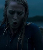 theshallows-blakelively-02373.jpg