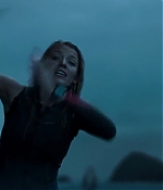 theshallows-blakelively-02557.jpg