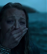 theshallows-blakelively-02744.jpg