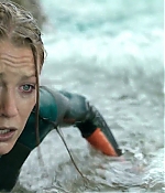 theshallows-blakelively-02934.jpg