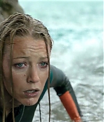 theshallows-blakelively-02945.jpg