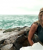 theshallows-blakelively-03108.jpg