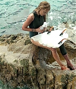 theshallows-blakelively-03182.jpg