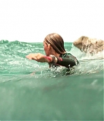 theshallows-blakelively-03322.jpg