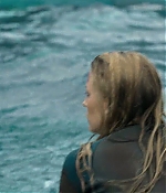 theshallows-blakelively-03844.jpg