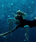 theshallows-blakelively-03872.jpg