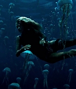 theshallows-blakelively-03874.jpg
