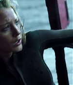 theshallows-blakelively-04009.jpg