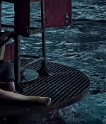 theshallows-blakelively-04243.jpg