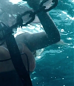 theshallows-blakelively-04527.jpg